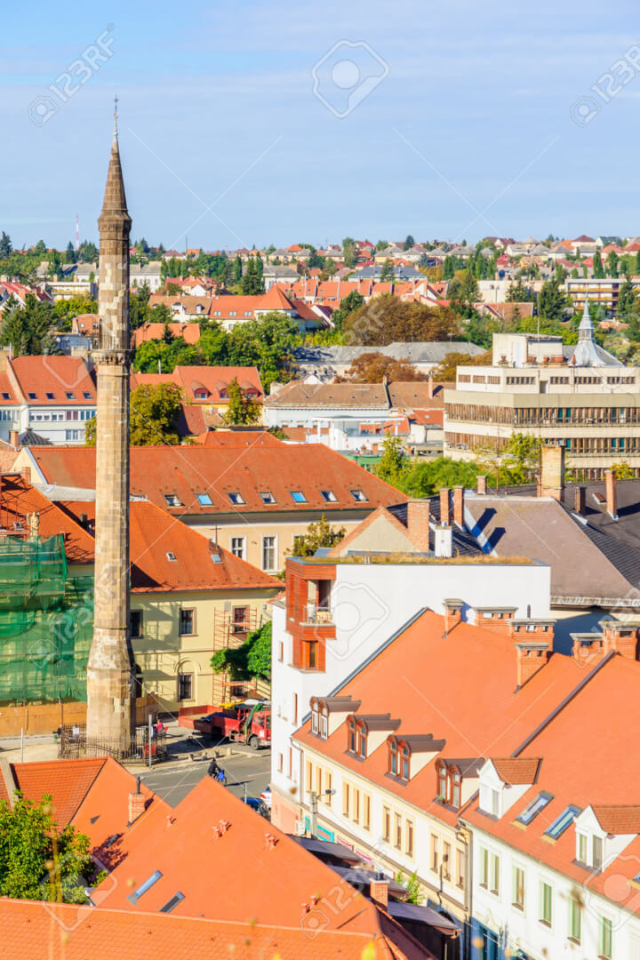 Eger minaret álló